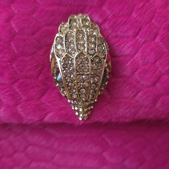 Kurt Geiger Luxurious Pink Handbag with Gold Accents - Picture 10 of 16